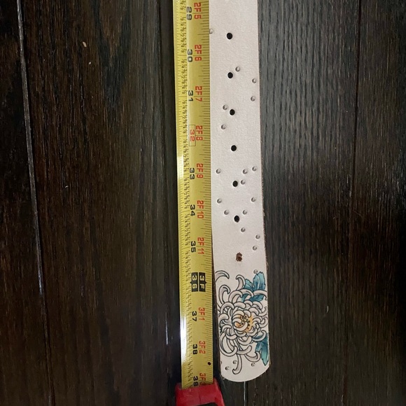 VTG White and Multi Color Ed Hardy Logo Leather Belt with rhinestones & studs 🔩 - Picture 7 of 16